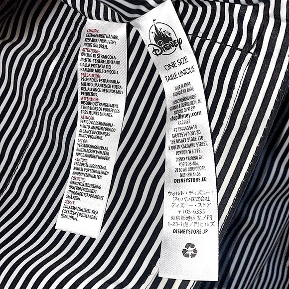 Disney black crossover Pin display purse - Picture 3 of 11